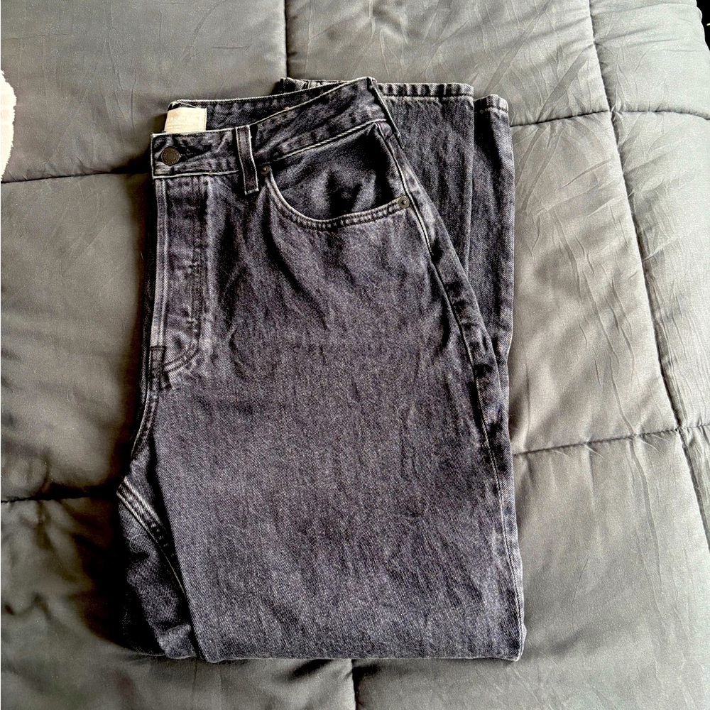 Everlane Straight Leg Jeans in Washed Black